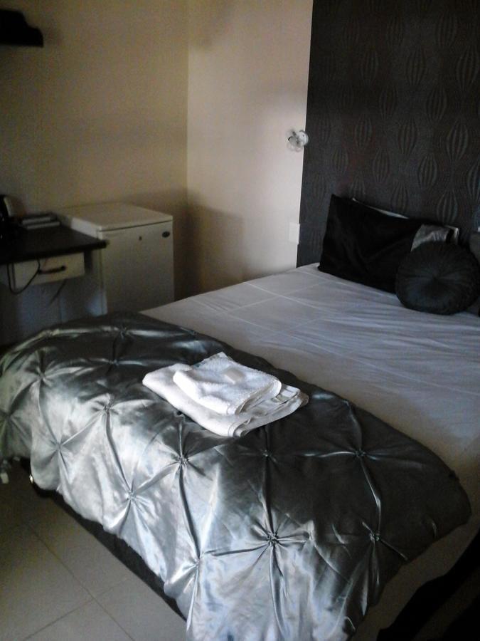 אוצ'יווארונגו Village Boutique Hotel מראה חיצוני תמונה