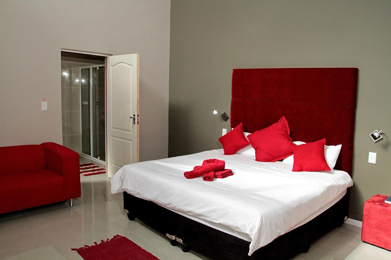 אוצ'יווארונגו Village Boutique Hotel מראה חיצוני תמונה