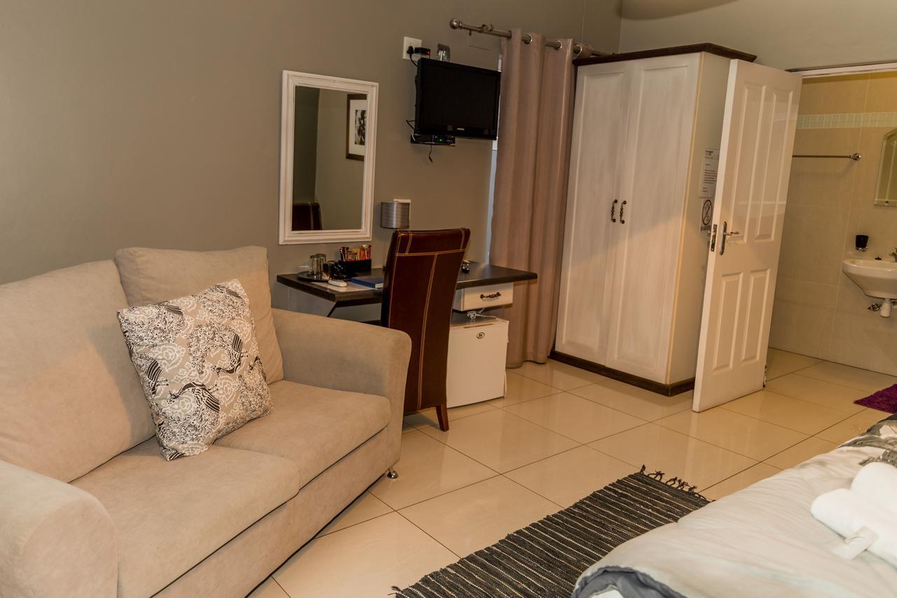 אוצ'יווארונגו Village Boutique Hotel מראה חיצוני תמונה